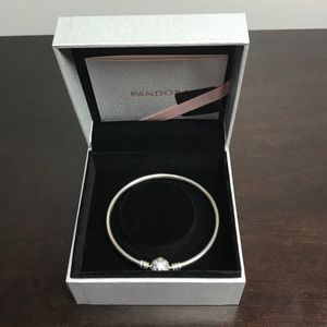 Pandora Limited Edition Unique Snowflake Bangle